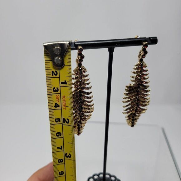Gold Tone Articulated Maroon Rhinestone Dangle Feather Earrings Pierced Long - Picture 3 of 11